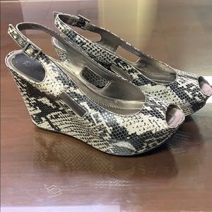 Kenneth Cole Wedges